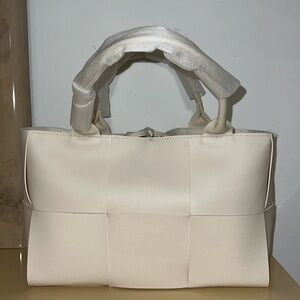 Medium cream tote bag